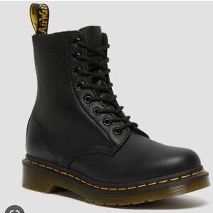 Dr.Martens 1460 Pascal 8-Eye Lace-up Virginia  leather Black Boots size US10